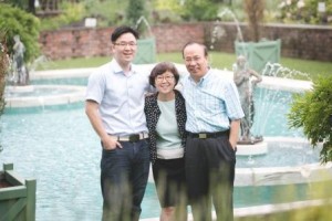 Wesley MDiv student Paul Cho and his parents